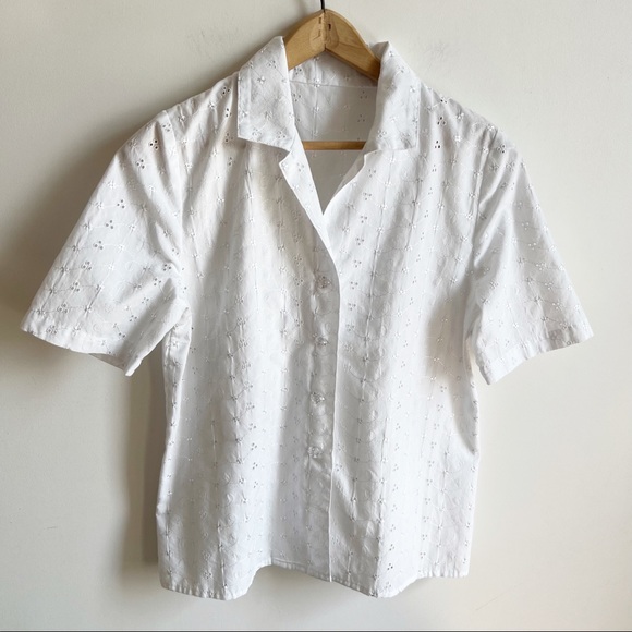 Vintage Tops - Vintage White Button Down Shirt Size S Cotton Flowers Embroidery